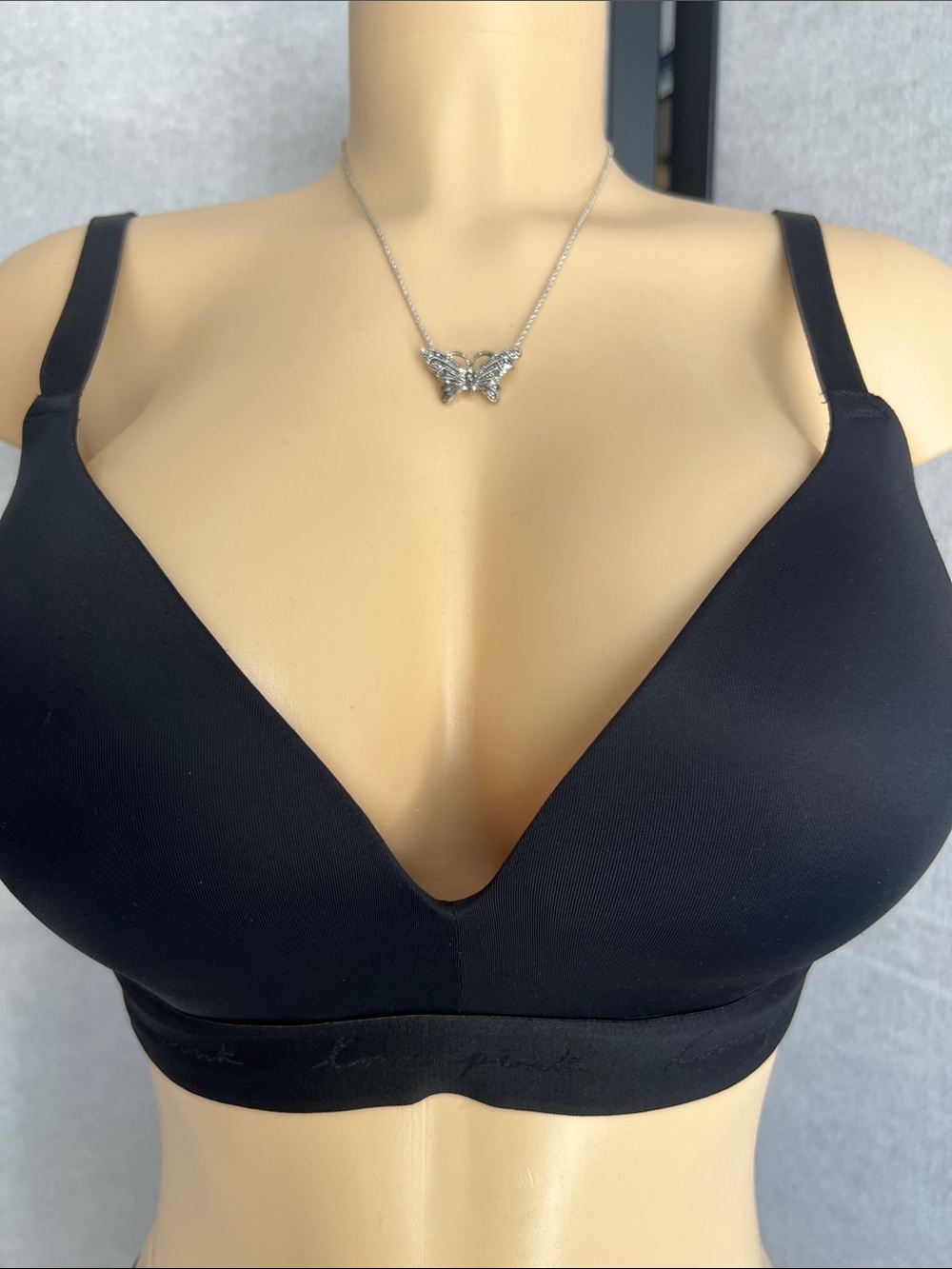 PINK Victoria's Secret Black Seamless Plunge Bralette